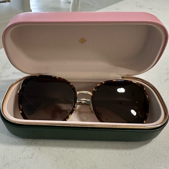 Kate Spade Tortoise Sunglasses with Pink and Green Case - Picture 1 of 6